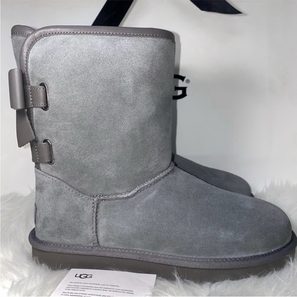 UGG size 9 Classic SHORT BAILEY LEATHER BOW Boots woman New in box - Picture 2 of 11